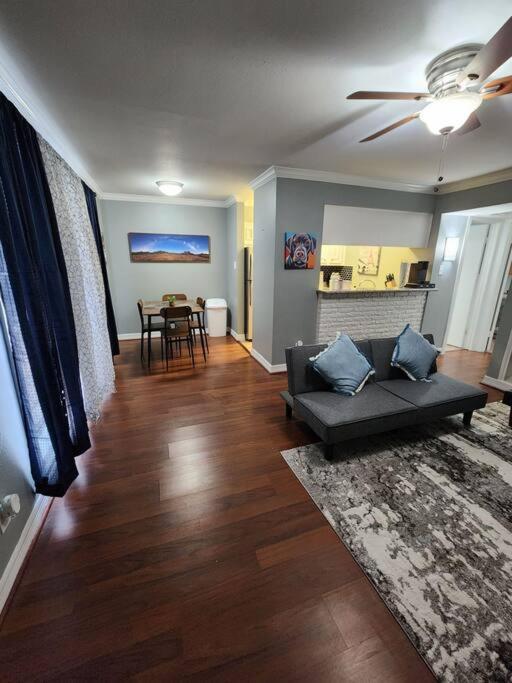 Blue Shark *E4* @ Midtown Comfortable 1Br King Apartment Houston Extérieur photo
